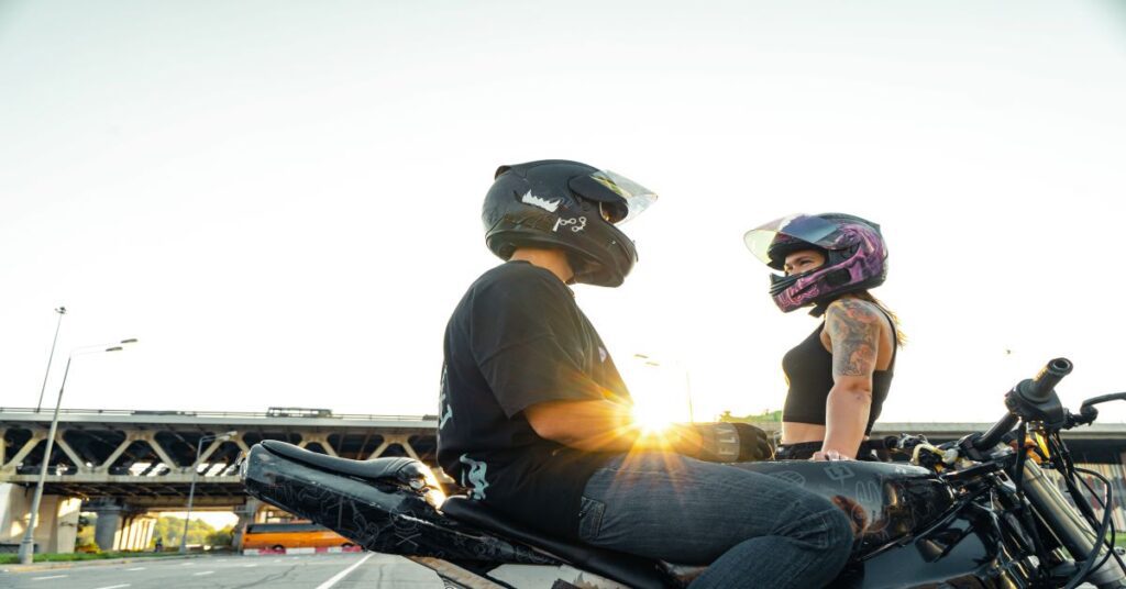 couple fight unresolved How to deal with fights in relationship? the Do’s and Dont’s Fights in relationship: Couple fight unresolved with a couple facing each other with helmets over their face, restricting their expression with each other